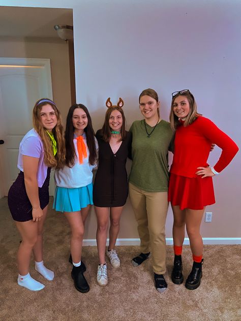 daphne, fred, scooby doo, velma and shaggy college group costume. 5 person group costume. Fred Scooby Doo Costume, Female Fred Scooby Doo Costume, Female Fred Scooby Doo, Shaggy Girl Costume, Fred Scooby Doo Costume Girl, Fred Costume From Scooby Doo, Shaggy Scooby Doo Costume, Scooby Doo Costumes Group, Shaggy Costume Female