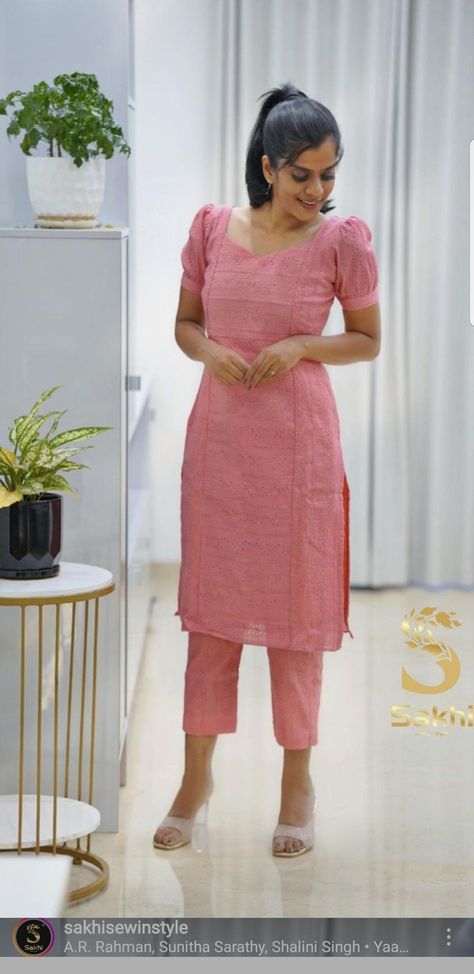 Most Stunning Latest Evening Dresses Designs Ideas For Girls 2023 Cotton Chudidar Designs Casual, Cotton Kurthi Stitching Designs, Salwar Patterns For Women, Chudi Stitching Ideas, Kurthi Stitching Models, Kurti Neck Ideas, Chudi Models For Stitching, Cotton Simple Kurti Pattern, Salwar Stitching Designs