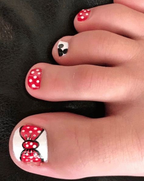 Disney Toenail Designs, Mickey Mouse Pedicure Ideas, Disney Pedicure Ideas Toenails, Disney Pedicure Toenails, Disney Toenails, Disney Toenails Pedicures, Disney Pedicure Ideas, Disney Toe Nail Designs, Disney Cruise Pedicure