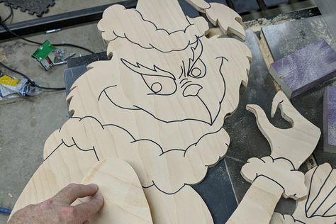 Diy Grinch Wood Cutout, Diy Grinch Cutout, Christmas Yard Cutouts Wood Patterns, Grinch Cut Out Template, Grinch Wood Cutout, Wood Cutouts Patterns Plywood Yard Art, Grinch Cutouts Template, Grinch Cutouts Yard Art, Grinch Cutouts