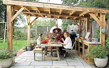 Bbq Shack, Covered Outdoor Kitchens, Covered Backyard, Outdoor Bbq Area, Outdoor Cooking Area, Backyard Kitchen, Garden Bbq, Outdoor Kitchen Patio, Outdoor Eating