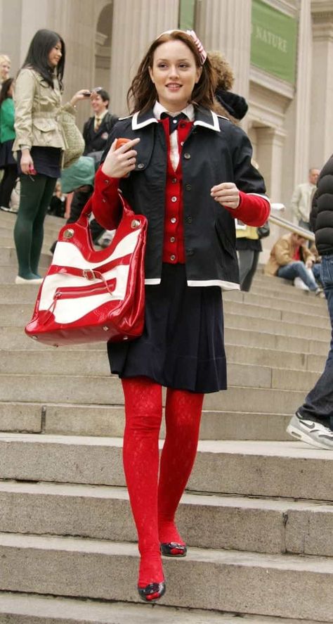 Blair Waldorf Tights Outfits, Blair Waldorf Tights, Blair Waldorf Red Tights, Blair Waldorf Red Coat, Blair Waldorf Accessories, Blair Waldorf Uniform, Blair Waldorf Outfits School, Blair Wolford Outfit, Blair Waldorf Clothes