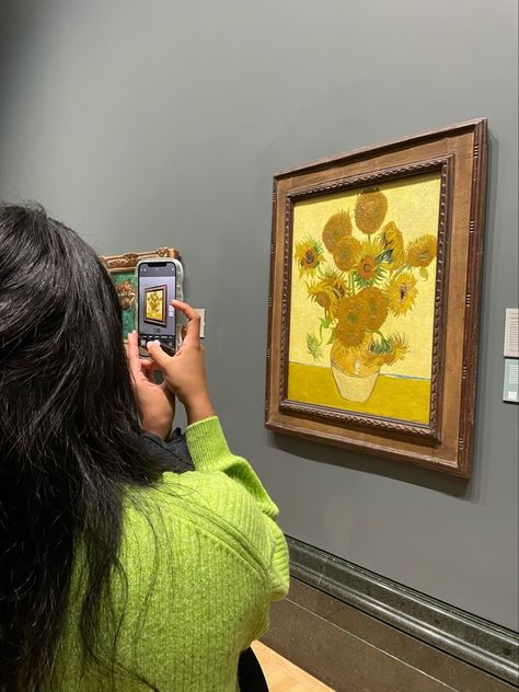 Van Gogh Art Gallery, National Art Gallery London, Art Gallery London, National Art Gallery, Sunflowers Painting, British Museum Art Images, Aesthetic London, Museum Aesthetic, Van Gogh Sunflowers