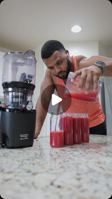 Jeffrey Harris on Instagram: "Hydrating & healthy - watermelon lemon ginger juice! 🍉🍋🫚- the perfect summer drink imo🥤🙂‍↔️" Watermelon Lemon Ginger Juice, Watermelon And Ginger Juice, Watermelon Ginger Juice, How To Make Watermelon Juice, Watermelon And Mint, Lemon Ginger Water, Mint Juice, Watermelon Juice Recipe, Agua Fresca Recipe