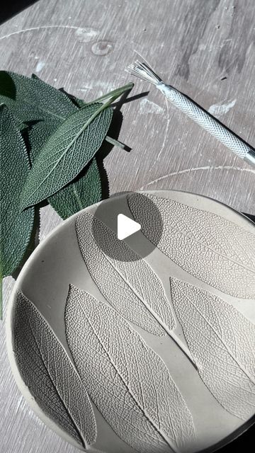 Emily Goodenough 🧚‍♀️ on Instagram: "Sage trinket dish 🌿 #clay #pottery #cottagecore #ceramics" Clay Saucer Crafts, Simple Handbuilding Pottery, Pottery Ideas For Beginners Inspiration, Leaf Clay Art, Clay Planters Diy, Pinch Pottery Ideas For Beginners, Hand Pottery Ideas Clay Projects, Pottery Handbuilding Ideas Clay Projects, Diy Ceramic Ideas