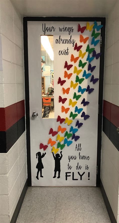 Classroom Decoration Ideas, Teacher Door Decorations, Elementary Classroom Themes, Math Classroom Decorations, Trendy Door, Diy Classroom Decorations, Teacher Doors, School Doors, Elementary Classroom Decor