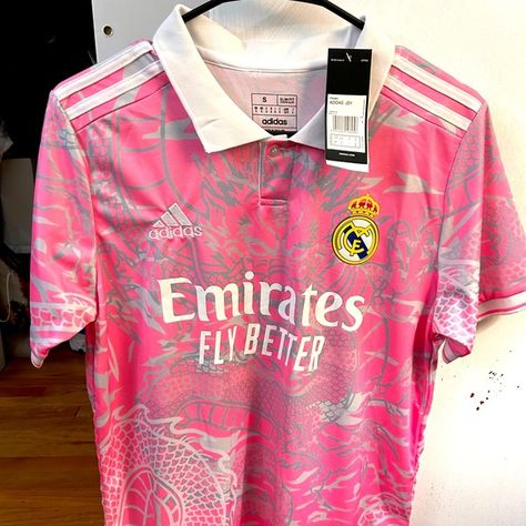 Real Madrid jersey Real Madrid Dress, Madrid Outfits, Real Madrid Jersey, Jersey Real Madrid, Madrid Jersey, Real Madrid Shirt, Football Jersey Outfit, Real Madrid Team, Crush Advice