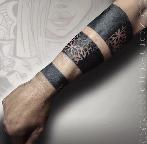 Traditional Filipino Tattoo, Band Tattoos For Men, Tattoo Man, Filipino Tattoos, Armband Tattoos, Ancient Tattoo, Armband Tattoo Design, Dot Tattoos, Geometric Sleeve