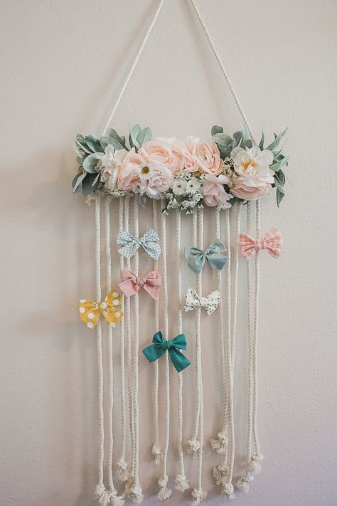 Bow Holder Diy, Diy Headband Holder, Easy Diy Hair, Diy Hair Bow Holder, Diy Bow Holder, Hair Bow Hanger, Hair Clip Organizer, Bow Display, Hair Bow Organizer