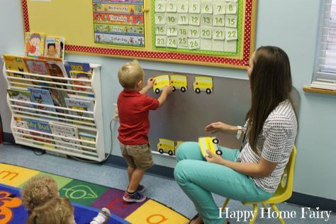 3k Classroom, Morning Meeting Ideas, Fox Room, Preschool Classroom Layout, Circle Time Board, Preschool Organization, Preschool Classrooms, Preschool First Day, Happy Home Fairy