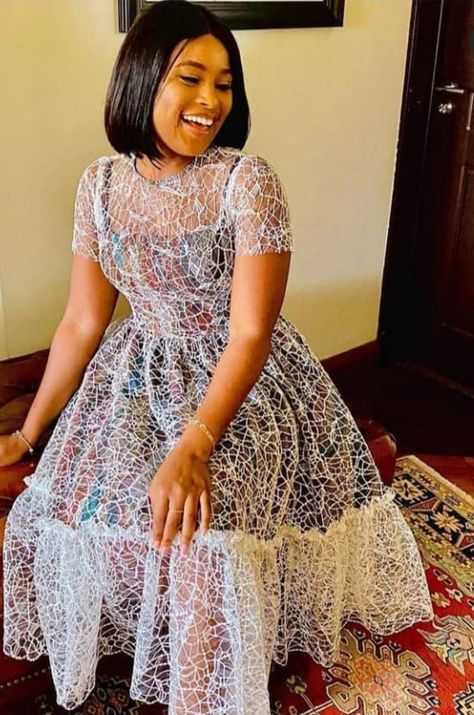 Lace Short Gown Styles, Simple Dress Styles, Lace Dress Classy, Ankara Dress Designs, Classy Short Dresses, Dresses African, Chic Dress Classy, Short African Dresses, African Wear Dresses