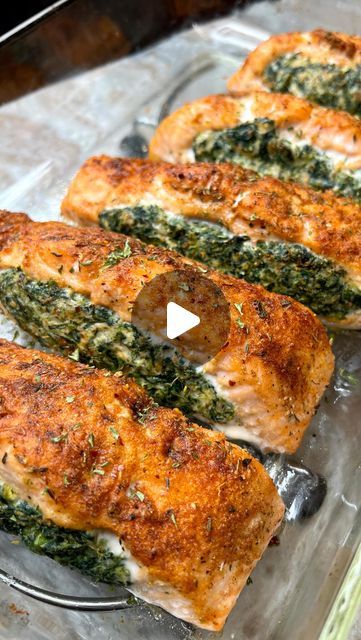 Salmon Pieces Recipes, What Goes Good With Salmon, Baked Salmon Meal Prep, Spinach Recipes Videos, Whole Salmon Recipes Baked, Spinach Salmon, Salmon Oven Recipes, Whole Salmon Recipes, Salmon Recipes Videos