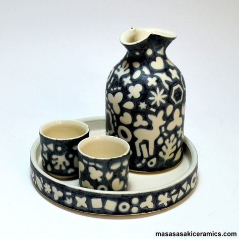 Pottery Idea, Creative Ceramics, Sake Set, Unique Pottery, Digital Business Card, Handmade Porcelain, Pottery Techniques, Cute House, Ceramics Projects