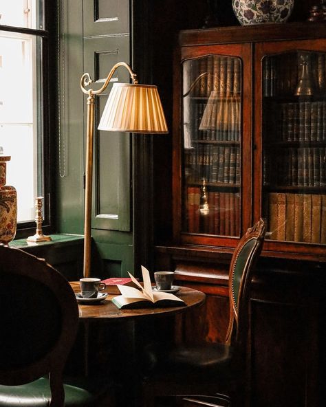 Nathan Rollinson | (PR Stay) Having breakfast in bed in an elegant Georgian townhouse is a rare treat. The Zetter Marylebone, set on Seymour Street, greets… | Instagram Dark And Moody Interiors, Georgian Townhouse, Moody Interiors, Leather Seats, Breakfast In Bed, Living Room Inspo, New Living Room, Leather Seat, Room Inspo