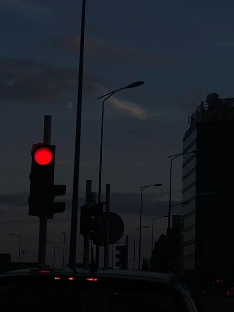 #redlight #traffic #city Red Traffic Light Aesthetic, Traffic Light Aesthetic, Red Traffic Light, She Looks So Perfect, Red Street, Dark Street, Painting Reference, Traffic Signal, Late Night Drives