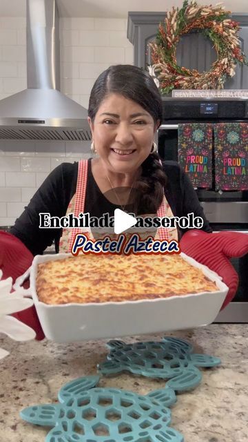 Ground Turkey Mexican Lasagna, Traditional Mexican Food Dinners, Corn Tortilla Casserole Recipes, Mexican Recipes With Chicken, Mexican Recipes For Dinner, Corn Tortilla Casserole, Making Enchiladas, Tortilla Casserole Recipes, Mexican Lasagna Recipe