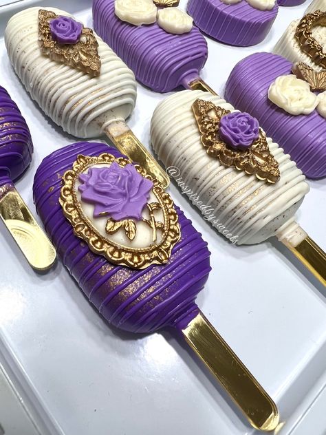 Purple And Gold Cake Pops, Cake Quince, Purple Treats, Chocolate Bonbons Recipe, Chocolate Work, Chocolate Recipes Homemade, Shower Desserts, Mini Dessert, Wedding Sweets