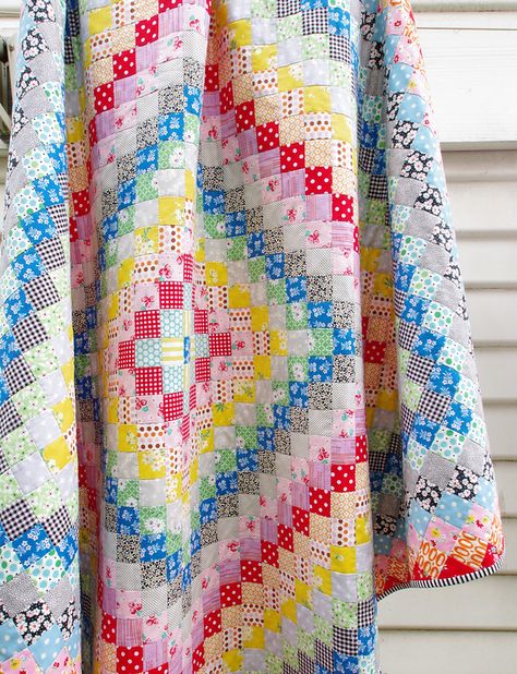 Hand Pieced Quilts Patterns, Farm Quilts, Hexagon Quilt Tutorial, Trip Around The World Quilt, Around The World Quilt, Hand Pieced Quilts, Granny Square Quilt, Quilt Patch, Red Pepper Quilts