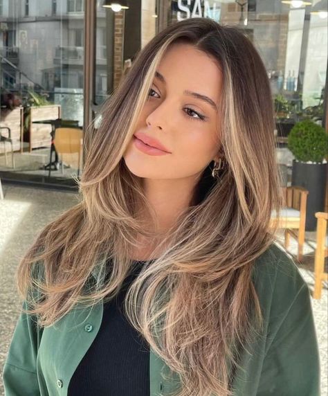 Haircut Selfie, Photo Hijab, Rambut Brunette, Brown Hair Inspo, Brunette Hair With Highlights, Cute Hairstyle, Brown Hair Balayage, Blonde Hair Inspiration, Light Hair Color