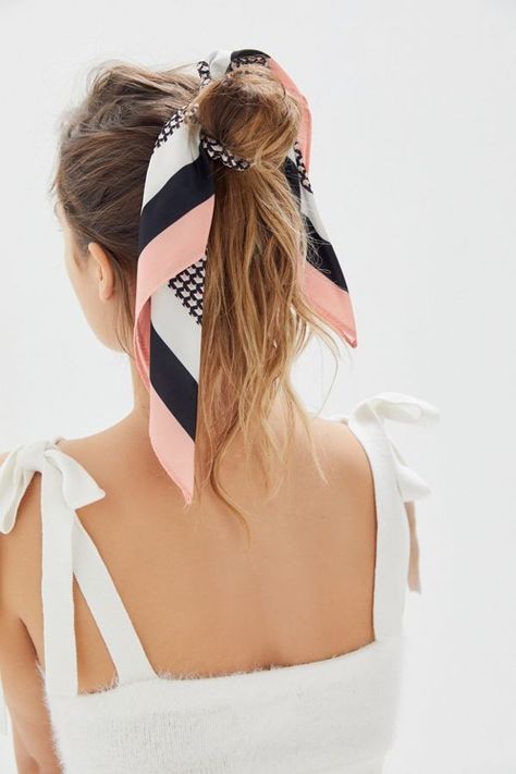 2019 Spring Trend Alert: Hair Scarves & How To Use Them! | The Sweetest Thing Scrunchies Hairstyle, Bandana Hair, Hair Acessories, Hair Scarf Styles, Bandana Hairstyles, Bandana Scarf, Trending Hairstyles, Box Braids Hairstyles, Scrunchie Hairstyles