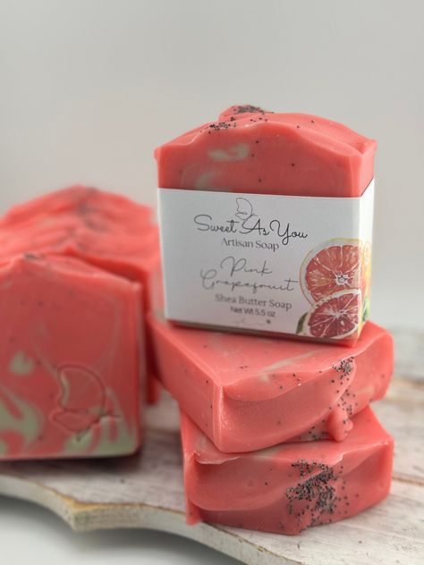 You will love this Pink Grapefruit Soap. This luxury sugar soap smells amazing With notes of raspberry, and pink peony highlighted with hints of bubbly prosecco, musk, and amber.  Enriched with Organic Shea Butter, and luxurious oils you'll feel your skin pampered! My soaps are 100 % hand-made always using organic and sustainable oils and butter. Made in small batches with care and love. Unique Soap Packaging, Spring Soap, Soap Making Tutorials, Cold Process Soap Designs, Easy Soap Recipes, Dessert Soap, Sugar Soap, Handmade Soap Recipes, Soap Making Recipes