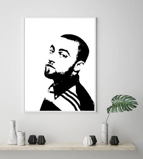 Mac Miller Pop Art, Mac Miller Stencil, Mac Miller Art Painting, Silhouette Painting, Music Tattoos, Mac Miller, Portrait Ideas, Diy Canvas Art Painting, Silhouette Art