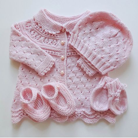 Lace Baby Drops Free Knitting Patterns Uk, Layette Pattern, Knit Baby Pants, Lidia Crochet Tricot, Baby Cardigan Knitting Pattern Free, Drops Baby, Baby Cardigan Pattern