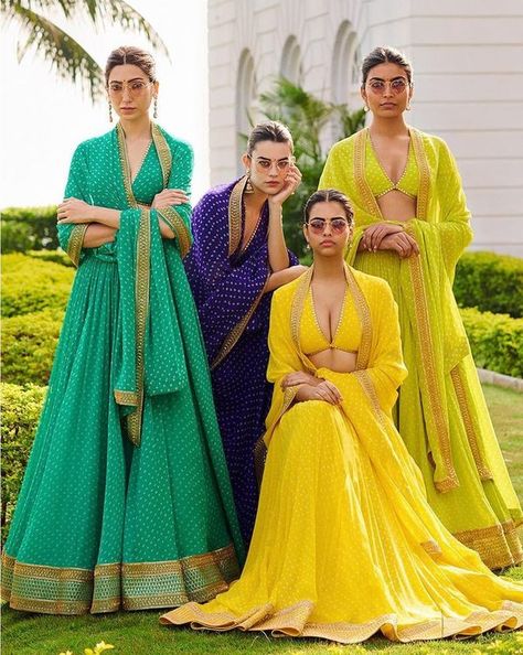 Bandhani Is Back In Trend & Designers Are Doing It In Beautiful Ways! Mendhi Lengha, Sabyasachi Couture, Gorgeous Lehengas, Desi Wardrobe, Sabyasachi Collection, Sabyasachi Bridal, Sabyasachi Sarees, Sabyasachi Mukherjee, Sabyasachi Lehenga