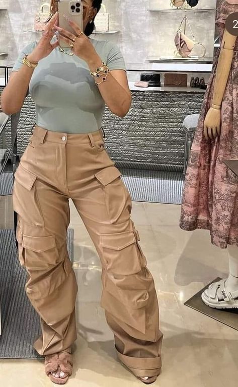 Outfits With Khaki Pants, Khaki Cargo Pants Outfit, Bday Outfits, Cute Baddie Outfits, Girly Clothes, Cargo Pants Outfits, Girly Fits, Modesty Outfits, Cargo Pants Outfit