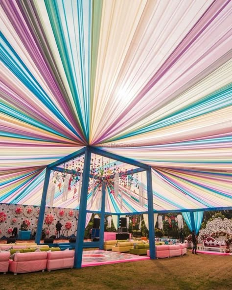 Photo By Occasions - Decorators Mayra Function Decoration, Pastel Event Decor, Open Wedding Decoration, Mandap Decor Indian Outdoor, Wedding Tents Outdoor, Tent For Wedding, Shadi Vala Ghar Board Ideas, Indoor Haldi Decor Ideas, Carnival Decorations Ideas Entrance