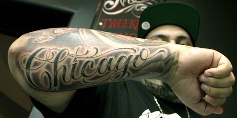 #chicago #blackandgrey #tattoo #mistercartoon #script #ink Chicago Lettering Tattoo, Chicago Train Tattoo, Chicago Sleeve Tattoo, Chicago Forearm Tattoo, Chicago Tattoo Ideas Men, Chicago Tattoo Ideas, Chicago Outline Tattoo, Chicago Skyline Tattoo Design, Chicago Flag Tattoo