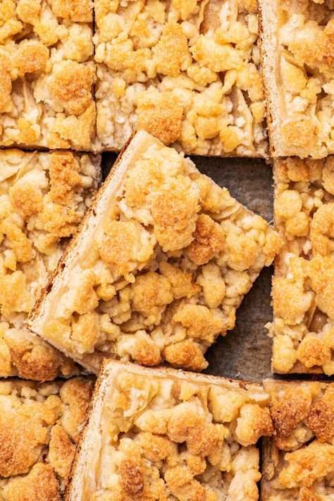 A fall classic, this German apple sheet cake is made with a sweet yeast-based dough base and topped with plenty of tart apples. Apple Sheet Cake, German Apple Cake, Apple Crumble Pie, Peanut Butter Banana Muffins, German Desserts, Pie Crumble, Tart Baking, Sweet Dough, Autumn Recipes