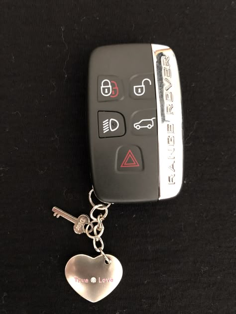 Car Keys Aesthetic Range Rover, Range Rover Car Keys, Range Rover Keys Aesthetic, Inside Range Rover, Range Rover Keys, Range Rover Girl, Range Rover Mom Aesthetic, Range Rover Aesthetic, Range Rover Mum