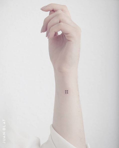 50 Adorable Micro Tattoos by Juan Blat | TattooAdore Micro Mini Tattoo Ideas, Micro Ankle Tattoo, Tiny Anchor Tattoo, Pink Bow Tattoos, Word Tattoos On Arm, Simple Arrow Tattoo, Arrow Tattoos For Women, Micro Tattoo, Anklet Tattoos