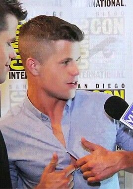 Max And Charlie Carver, Carver Twins, Max Carver, Charlie Carver, Geek Guy, Jon Kortajarena, Francisco Lachowski, Great Haircuts, David Gandy