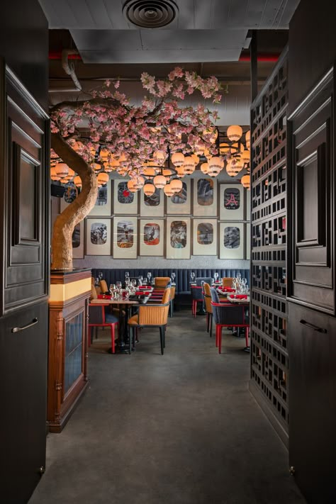 This Delhi eatery will visually transport you to Japan | Architectural Digest India Asian Restaurant Design, Delhi Restaurants, Modern Chinese Restaurant, Japanese Restaurant Interior, Delhi Hotel, Japanese Restaurant Design, Asian Restaurants, Cabinetry Design, The Greenhouse