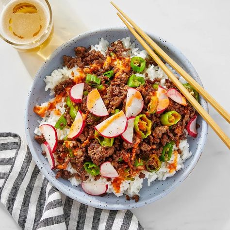 Recipe: Korean-Style Beef Bowls with Shishito Peppers & Gochujang Mayo - Blue Apron Gochujang Mayo, Korean Style Beef, Lean Recipes, Recipe Korean, Blue Apron Recipes, Beef Bowl, Shishito Peppers, Beef Bowls, Fresh Recipes