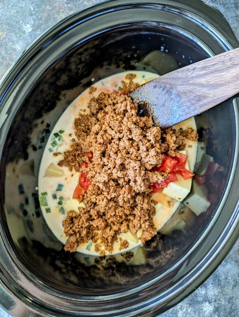 Beefy Queso Cheese Dip {Slow Cooker Recipe} Easy Crock Pot Queso, Crockpot White Queso Dip Ground Beef, Beef Queso Dip Crockpot, Meat Queso Dip, Beefy Queso, Easy Crockpot Queso, Queso Crockpot, Slow Cooker Queso Dip, Crockpot Queso Dip