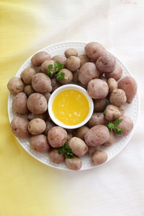 Salt Potatoes [Syracuse, New York]- Instant Pot, Stove Top - Living Smart And Healthy Syracuse Potatoes, Syracuse Salt Potatoes, Salt Potatoes, Instant Pot Sides, Instant Pot Veggies, Salted Potatoes, Ip Recipes, Fall Meals, Clay Oven