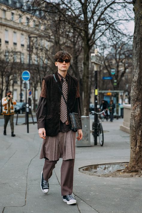 Layering Outfits Men, Tie Outfit, Paris Fashion Week Men, Street Style Photos, Fashion Forecasting, Layered Fashion, Street Style Trends, The Best Street Style, Layering Outfits