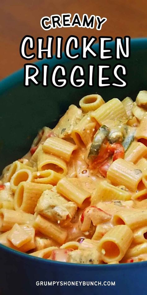 Creamy Chicken Riggies is pure comfort food! It is a flavorful pasta dish made with tender chicken, rigatoni, and a creamy, spicy tomato sauce. It's easy to make and perfect for weeknight dinners or sharing with friends! Creamy Chicken Rigatoni, Crockpot Pasta Meals, Easy Crockpot Pasta, Riggies Recipe, Creamy Spicy Chicken, Turkey Entrees, Cold Pasta Recipes, Chicken Riggies, Chicken Rigatoni