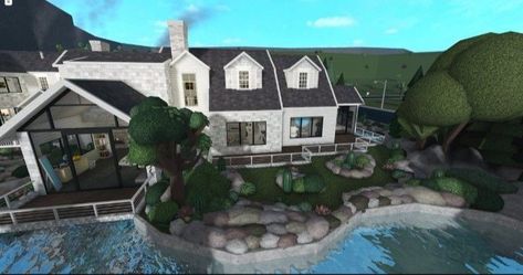 Cottage Core Bloxburg House, Modern Suburban House, Farmhouse Layout, Mansion Exterior, House Plans With Pictures, House Decorating Ideas Apartments, Small House Layout, City Layout, Diy House Plans