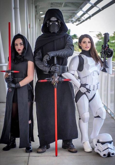 Female Kylo Ren, Stormtrooper Cosplay, Ren Cosplay, Kylo Ren Cosplay, Disney Live Action, Kylo Ren, Disney Pictures, Live Action, Motorcycle Jacket