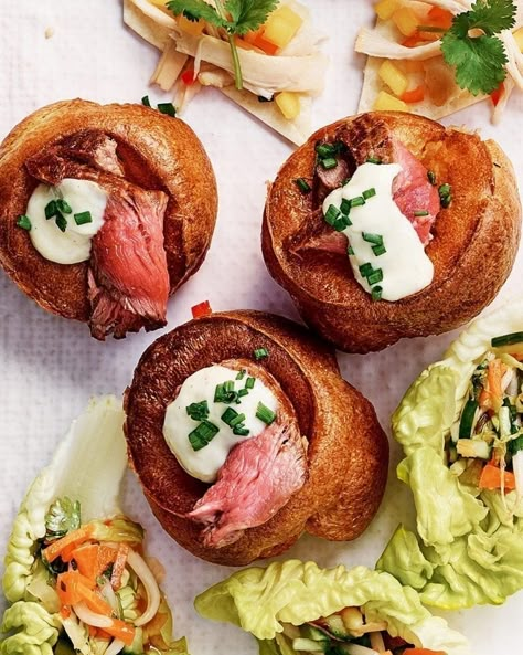 Who doesn't love a Yorkshire pud? These dinky little bite-sized versions are stuffed with perfectly pink beef steak and creamy horseradish in a fiery but comforting mouthful. Yorkshire Pudding Canapes, Puff Pastry Croissants, Simple Chilli, Moroccan Lamb Shanks, Canapes Ideas, Traditional English Food, Xmas Dinner Party, Christmas Canapes, Creamy Horseradish