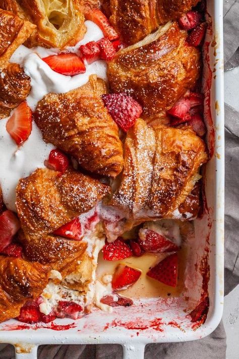 French Toast With Strawberries, Toast With Strawberries, Strawberries And Cream Cheese, Croissant French Toast, Strawberry French Toast, Baked French Toast, Overnight French Toast, Breakfast And Brunch, French Toast Bake