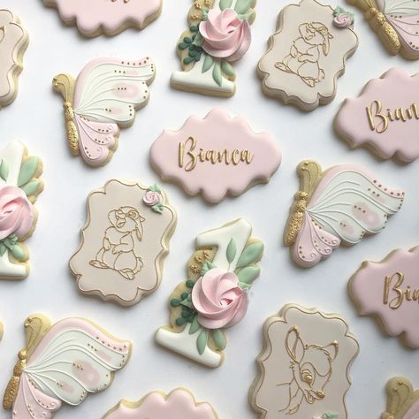 HopeCakes on Instagram: “These Bambi cookies have my heart!💗 One of my favourite sets I have made! What is your favourite set?! . . . #hopecakes #sugarcookies…” Bambi Cupcakes Ideas, Bambi Desserts, Bambi Theme Cake, Bambi Cookies Decorated, Bambi And Mom, Bambi Baby, Baby Birthday Decorations, Baby Shower Tea, First Birthday Banners