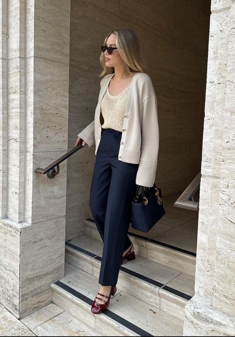 Chic Outfits For Petite Women, Academic Chic Style, Old Money Style Outfits Work, Minimalist Business Casual Minimal Classic Work Outfits, Office Old Money Outfit, Minimal Elegant Style, Professional Outfits Women 2024, Doctors Office Outfit, Cardigan Formal Outfit