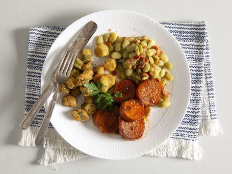 Southern Vegetable-Plate Lima Beans with Bacon Southern Vegetable Plate, Beans With Bacon, Fried Okra, Vegetable Plate, Candied Sweet Potatoes, Lima Beans, Smart Cooking, Okra, Sweet Potatoes