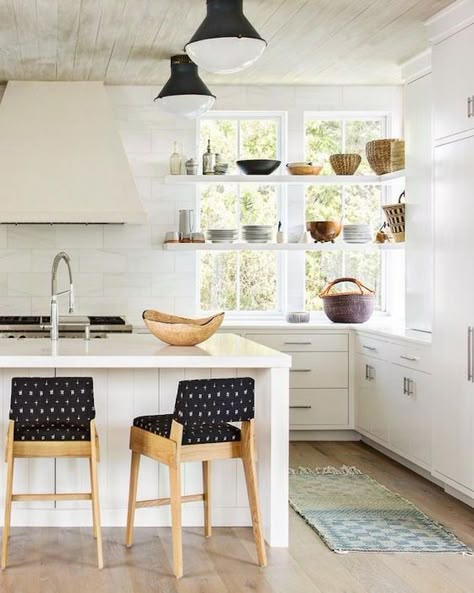 Shelves In Front Of Kitchen Window, Becki Owens Kitchen, Kitchen Ikea, Kitchen Lighting Ideas, Fabulous Kitchens, Cabinet Finishes, Classic Kitchen, Kitchen Design Trends, Ideas Hogar