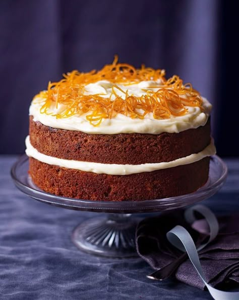 Paul Hollywood's simple carrot cake recipe is made with pecan nuts, cinnamon, ginger and topped with a cream cheese frosting. Ultimate Carrot Cake Recipe, Ultimate Carrot Cake, Orange Layer Cake, Marmalade Cake, Carrot Cake Recipe Easy, Easy Carrot Cake, Paul Hollywood, Pecan Nuts, British Bake Off